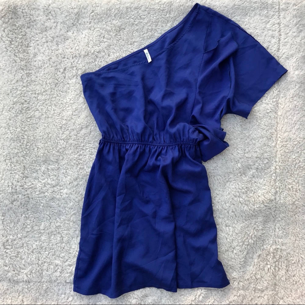 royal blue shoulder dress | d’closet